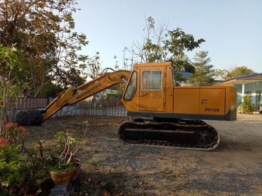 KOMATSU PC100-1