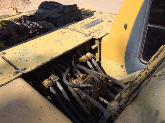 ขายรถขุดแบ็คโค KOMATSU PC200-6 เอกสารเล่มทะเบียน ไฟฟ้าเต็ม เอกสารเล่มทะเบียน ช่วงล่างดี เครื่องฟิตใหม่ ยอดจัด4-5แสน