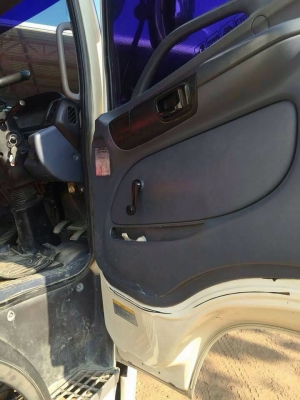 ขายสิบล้อดัมพ์ Hino เครื่อง 320 แรง ปี 49 กระบะดัมพ์สามมิตร ทะเบียนพร้อม
