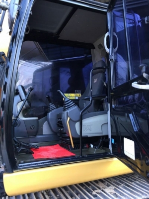 ขายรถแบคโฮ ( มี 2 คัน )KOBELCO SK200 MARK- 6 YN09 1 คัน + CAT 320D ทำงาน 6,XXX กว่าชั่วโมง 1 คัน