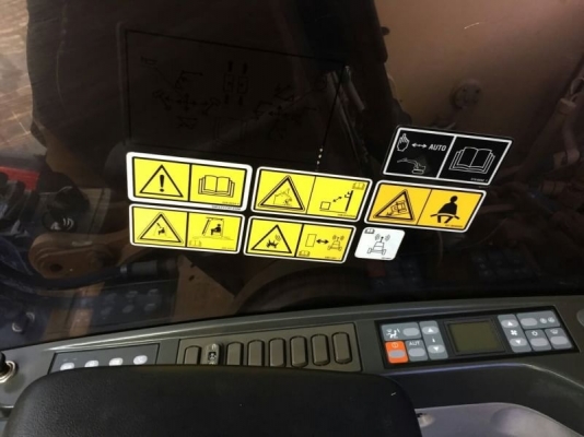 ขายรถแบคโฮ ( มี 2 คัน )KOBELCO SK200 MARK- 6 YN09 1 คัน + CAT 320D ทำงาน 6,XXX กว่าชั่วโมง 1 คัน
