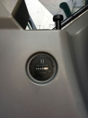 ขายรถแบคโฮ ( มี 2 คัน )KOBELCO SK200 MARK- 6 YN09 1 คัน + CAT 320D ทำงาน 6,XXX กว่าชั่วโมง 1 คัน