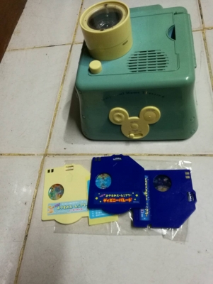 700 บ. ส่งฟรี083-2000058  LINE ID: line832923 Oyasumi Home Theater ชุดฉายภาพการ์ตูนพร้อมเสียงเพลงบรรนเลงเพราะเสริมพัฒนาการสำหรับเด็กเล็ก ๆ ช่วยกล่อนนอนได้ด้วย เพลินๆ
