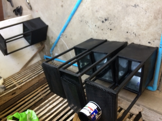 ที่เขี่ยบุหรี่  งานเหล็ก