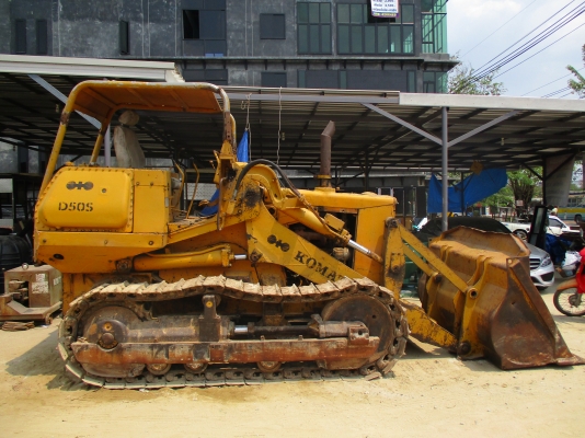 ขาย komatsu D50S  230000  โทรมา