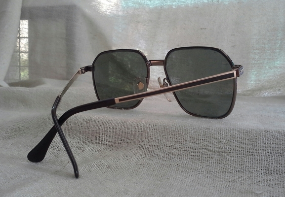 แว่นตาบริติชวินเทจ 'ไททาเนียมบริสุทธิ์' ยุค '80s Vintage HARDY AMIES handmade in England แว่นตาบริติชวินเทจ 'ไททาเนียมบริสุทธิ์' ยุค '80s Vintage HARDY AMIES handmade in England