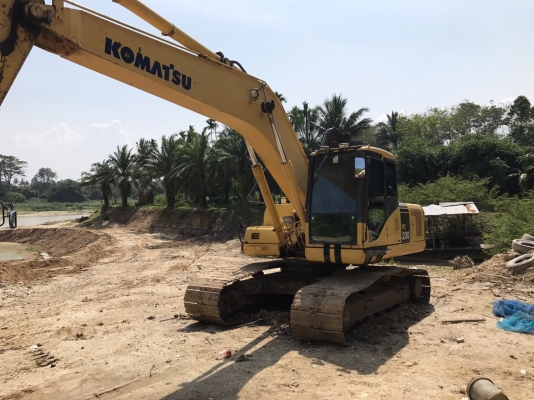 ขายรถแบคโฮ KOMATSU PC200-7 เอกสารเล่ม ไมล์ 7000 ชม.ราคา 1750000