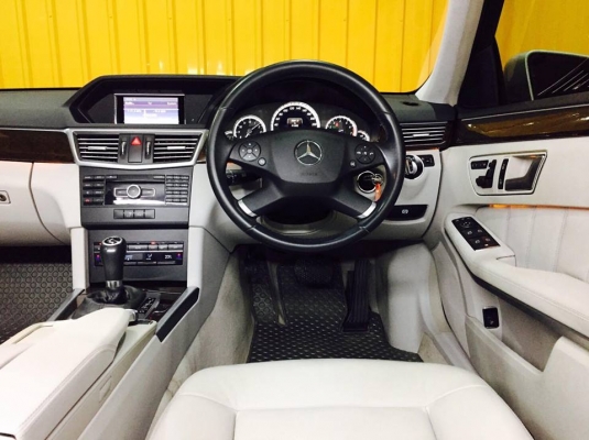 Mercedes Benz E200 NGT วิ่งน้อย สวยมากคะคันนี้ บอกเลย Mercedes Benz E200 NGT วิ่งน้อย สวยมากคะคันนี้ บอกเลย