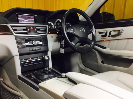 Mercedes Benz E200 NGT วิ่งน้อย สวยมากคะคันนี้ บอกเลย