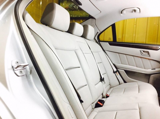 Mercedes Benz E200 NGT วิ่งน้อย สวยมากคะคันนี้ บอกเลย
