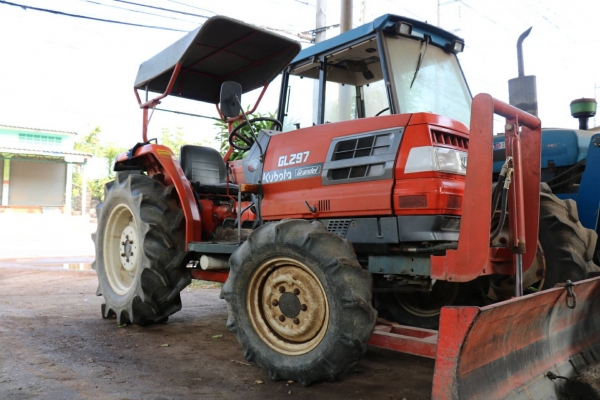 ขายรถไถ KUBOTA GL295  2เพลา 29 แรงม้า แถมดันหน้า ราคา 118,000 มีรถขนส่งบริการขนส่งทั่วไทย สามย่านแทรคเตอร์ อ.แกลง จ.ระยอง 0818618678,0899347475 https://www.facebook.com/DC-Tractor-Rayong-3071545327&hellip;/shop&hellip; id line=081-8618678 id line=089-9347