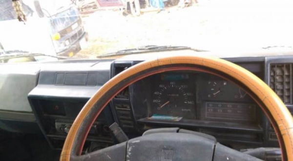 ISUZU NPR59LL กรองดำ ราคา 335,000 บาท ยาว 4.3 เมตร เครื่อง 4BD1-115 แรง หัวบาง ยางดี คัสชีสวย เอกสาร