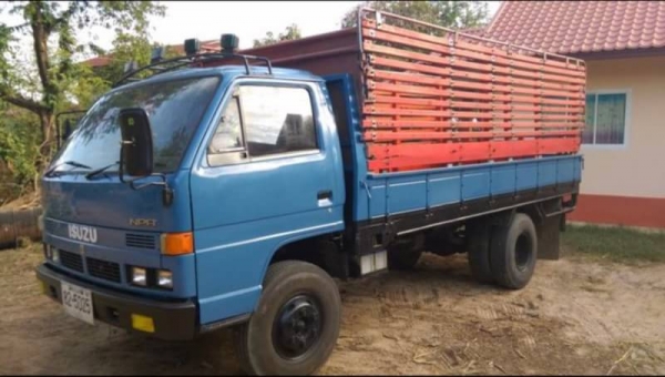 ISUZU NPR59LL กรองดำ ราคา 335,000 บาท ยาว 4.3 เมตร เครื่อง 4BD1-115 แรง หัวบาง ยางดี คัสชีสวย เอกสาร