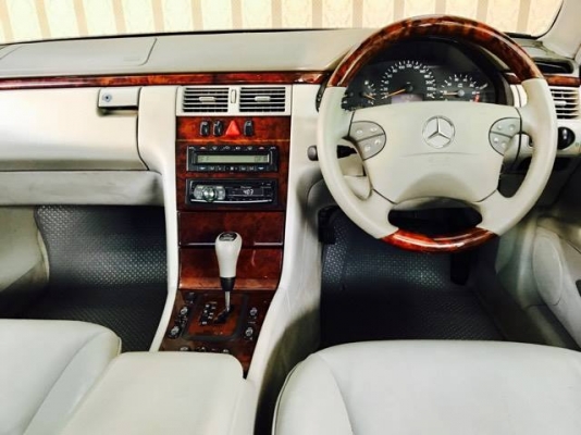 Mercedez BenZ E240 รถบ้านแท้ๆ สภาพอย่างสวยคะ มาดูก่อนเลยจ้า