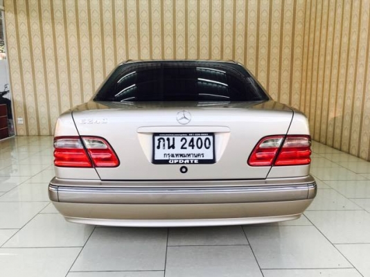 Mercedez BenZ E240 รถบ้านแท้ๆ สภาพอย่างสวยคะ มาดูก่อนเลยจ้า