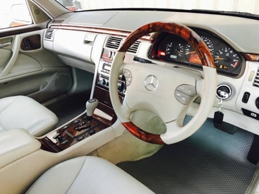 Mercedez BenZ E240 รถบ้านแท้ๆ สภาพอย่างสวยคะ มาดูก่อนเลยจ้า