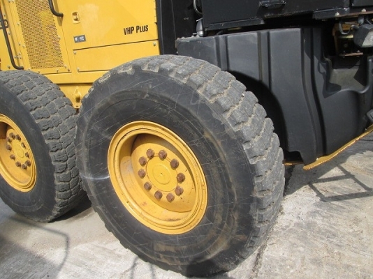 รถเกรด 140M (MOTOR GRADER) ยี่ห้อ (Maker): CAT ซีเรียล (S/No): CAT0140MAB9M00278 รุ่น(Model): 140M ชั่วโมงทำงาน (Hour): 4998 ชั่วโมง ปี (Year) : 2008