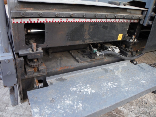 รถปูยาง Vogele S1804