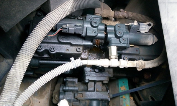 KOBELCO SK135SR YY04 รถเก่านอก100\% ไม่เคยผ่านการใช้งานในไทย KOBELCO SK135SR YY04 รถเก่านอก100\% ไม่เคยผ่านการใช้งานในไทย