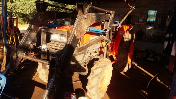 ชุดบุ่งกี๋ตัก สำหรับรถแทรกเตอร์34แรง อู่บ้านๆ งานดี รับประกันคุณภาพ โทร 085-6390132 กานรับสาย