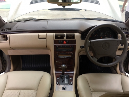1996 BENZ E230 elegant W210สีน้ำตาล รถมือเดียว