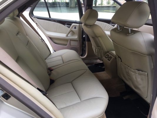 1996 BENZ E230 elegant W210สีน้ำตาล รถมือเดียว