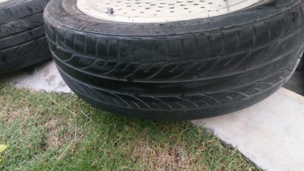 ขายล้อ ขอบ15" กว้าง5 4/100 ญี่ปุ่นแท้ๆ แนวๆ พร้อมยาง ใส่ ตู้เล็ก กระบะเล็ก ราคา12000บาท