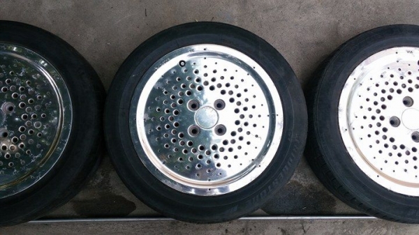 ขายล้อ ขอบ15" กว้าง5 4/100 ญี่ปุ่นแท้ๆ แนวๆ พร้อมยาง ใส่ ตู้เล็ก กระบะเล็ก ราคา12000บาท