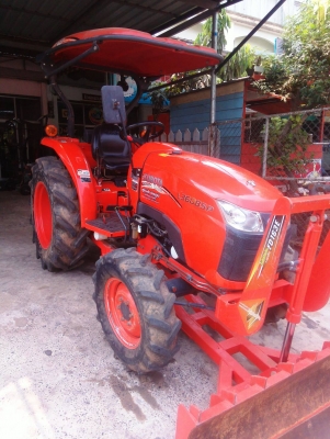 รถไถ 36 SP แรงปี  57 อุปกร 2 อย่าง    ผาน 6* 22  ตราช้าง  ซ. ม  400   นิด ฯฯ มือเดียวป้ายแดง  ราคาเบาฯฯ  355000   บาท  วันทูคอล 098 668-3479 dtac 0942839369 สิทธิ์ คับ