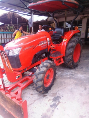 รถไถ 36 SP แรงปี  57 อุปกร 2 อย่าง    ผาน 6* 22  ตราช้าง  ซ. ม  400   นิด ฯฯ มือเดียวป้ายแดง  ราคาเบาฯฯ  355000   บาท  วันทูคอล 098 668-3479 dtac 0942839369 สิทธิ์ คับ