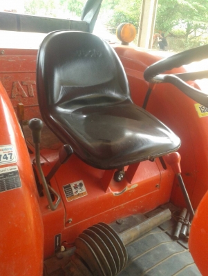 รถไถ 47 แรง อุปกร 5 อย่าง ผานหน้า+ผานหลัง+โลตาลี+ผานบุกเบิก+ ผานยกล่องมัน   รถปี 57   ช.ม 1300 นิดฯฯ   พร้อมลุยงาน ราคาเบา ฯ   445000 บาท ทะเบียนพร้อม  ดุรถที จ.หนองบัวลำภู   วันทูคอล 098 668-3479 dtac 094 283-9369 สิทธิ์ คับ