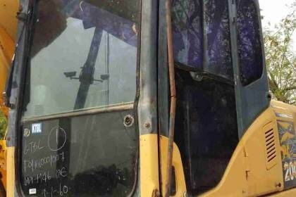 KOMATSU PC200-7 ราคา 1,350,000 บาท 15,000 ชัวโมง เครื่องดี ปั้มแรง โช่หนา เอวแน่น ไฟฟ้าครบ เอกสารเล่มทะเบียน  รถอยู่ จ.อุดรธานี โทร&amp;ไอดีไลน์ 0610710295