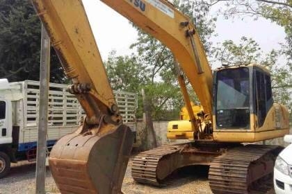 KOMATSU PC200-7 ราคา 1,350,000 บาท 15,000 ชัวโมง เครื่องดี ปั้มแรง โช่หนา เอวแน่น ไฟฟ้าครบ เอกสารเล่มทะเบียน  รถอยู่ จ.อุดรธานี โทร&amp;ไอดีไลน์ 0610710295