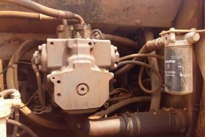 KOMATSU PC200-7 ราคา 1,350,000 บาท 15,000 ชัวโมง เครื่องดี ปั้มแรง โช่หนา เอวแน่น ไฟฟ้าครบ เอกสารเล่มทะเบียน  รถอยู่ จ.อุดรธานี โทร&amp;ไอดีไลน์ 0610710295
