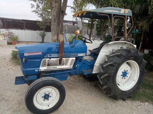 คูโบต้า L3001 ขนาด 30 แรง 4 สูบแรงดีมาก เก่านอกครับสภาพดีมาก พร้อมผานหลัง