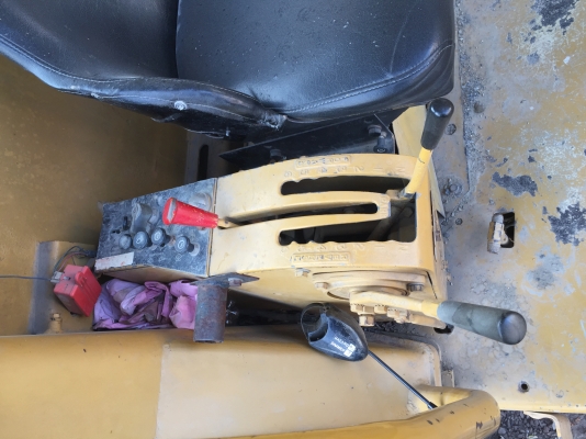 ขายรถเกรด CAT 12G-72V-2080 รถสวย มีระบบกิ๊ปล๊อค เครื่องเทอร์โบ ใบมียาว 12 ฟุด ยางหน้าหลังพร้อมใช้ เอกสารสัญญาซื้อขาย ราคา.1250000 ต่อรอง สนใจโทรจองด่วนที่081-3531946 ลาย(ID)081-3531946 ต่อ.บางนา ดูรถได้เลยครับที่ลำลูกกา