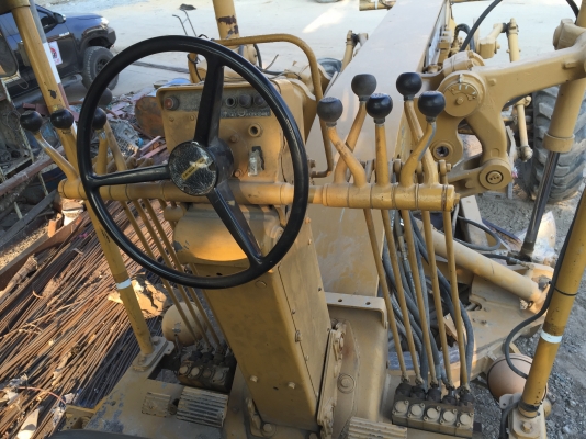 ขายรถเกรด CAT 12G-72V-2080 รถสวย มีระบบกิ๊ปล๊อค เครื่องเทอร์โบ ใบมียาว 12 ฟุด ยางหน้าหลังพร้อมใช้ เอกสารสัญญาซื้อขาย ราคา.1250000 ต่อรอง สนใจโทรจองด่วนที่081-3531946 ลาย(ID)081-3531946 ต่อ.บางนา ดูรถได้เลยครับที่ลำลูกกา