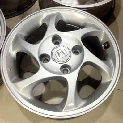 ขนาด 15 นิ้ว สภาพสวย ไมคดไม่ดุ้ง ตจว จัดส่งได้ ขนาด 15 นิ้ว สภาพสวย ไมคดไม่ดุ้ง ตจว จัดส่งได้