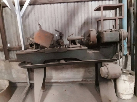 ขายเครื่องกลึง5ฟุต2เพลาเกียร์บ็อกมี2ตัวๆละ28000ราคาเบาๆ ขายเครื่องกลึง5ฟุต2เพลาเกียร์บ็อกมี2ตัวๆละ28000ราคาเบาๆ