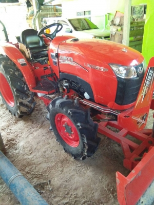 รถไถ 36 SP แรงปี  57 อุปกร 2 อย่าง   ซ. ม  700   นิด ฯฯ มือเดียวป้ายแดง  ราคาเบาฯฯ  335000   บาท  วันทูคอล 0986683479 dtac 0942839369  สิทธิ์ คับ