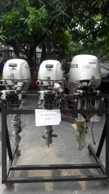 ขายเหมาเครื่องเรือ HONDA 20 , 20, 40 เครื่อง FOUR 3 เครื่อง เก่าญี่ปุ่น เครื่องติดได้ ขาย 85,000