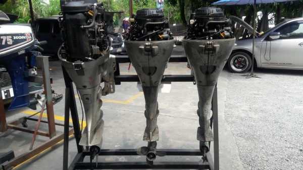 ขายเหมาเครื่องเรือ HONDA 20 , 20, 40 เครื่อง FOUR 3 เครื่อง เก่าญี่ปุ่น เครื่องติดได้ ขาย 85,000
