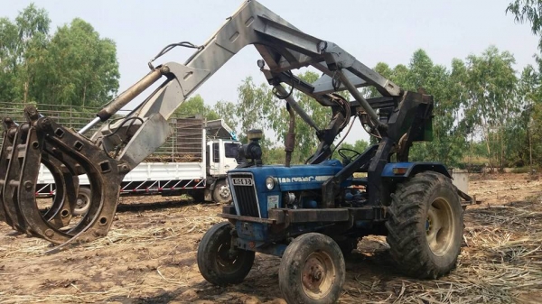 ขายรถคีบอ้อย สภาพพร้อมใช้งาน ราคา400,000 สนใจโทร 090-8588220คุณนะ 093-3258446คุณบิว เว็บไซต์ส่วนตัว www.narong2truck.com www.truck.in.th/498 ID: narong498 ID: 0933258446 เพจ Facebook ณรงค์ ซื้อขายรถมือสอง กลุ่ม Facebook ณรงค์ ซื้อขายรถมือสอง