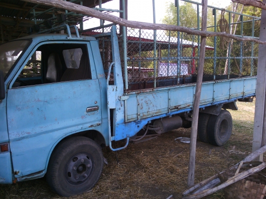 ขายรถหกล้ออีซูซุTLเอกสารครบรถพร้อมใช้งานสนใจติดต่อที่0807346335ครับ