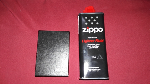 ขายน้ำมันไฟเช๊ค ZIPPO MADE IN USA.
