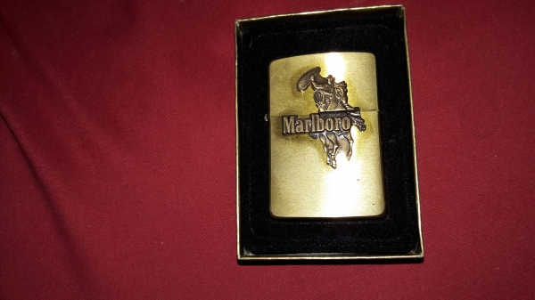 ขายไฟเช็ค ZIPPO MADE IN USA.ใหม่เก่าเก็บทองเหลือง