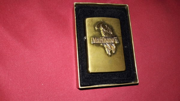 ขายไฟเช็ค ZIPPO MADE IN USA.ใหม่เก่าเก็บทองเหลือง