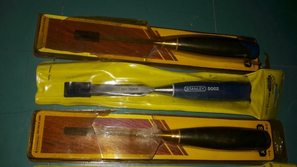 ขายสิ่วSTANLEY 12mm.,15mm.; 16mm. Made in England.เก่าเก็บด้ามละ300บาท