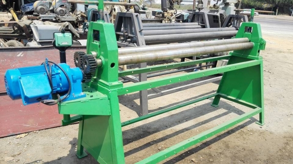 เครื่องม้วนเหล็กแผ่นประกอบใหม่ 4 ฟุต เพลาตัน ม้วนหนา 3 มิล ไฟ 380V มาเทสก่อนได้