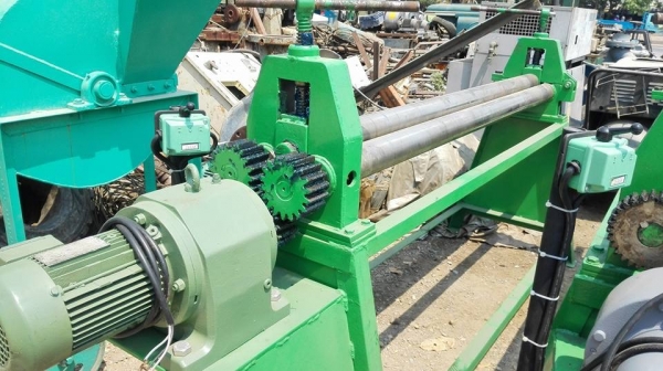 ** เหลือ 1 ตัว ** เครื่องม้วนเหล็กแผ่นประกอบใหม่ 5 ฟุต เพลาตัน ม้วนหนา 3 มิล ไฟ 380V มาเทสก่อนได้